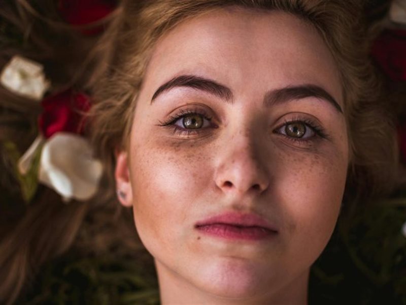 إليك أسباب اتساع المسام في بشرتك.. عالجيها بهذه الطرق