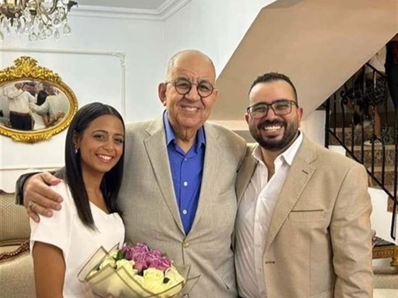 بالصور.. محمد التاجي يحتفل بخطوبة ابنه على حفيدة حمدي أحمد