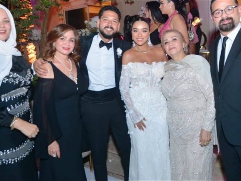بالصور.. إلهام شاهين تحتفل بزفاف ابن شقيقها