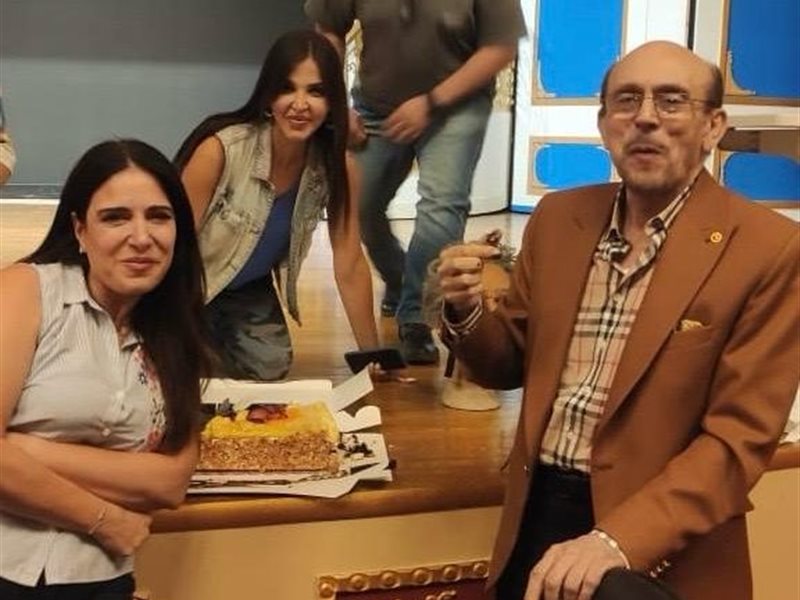 محمد صبحي يحتفل بعيد ميلاد ميرنا وليد خلال بروفات فارس يكشف المستور