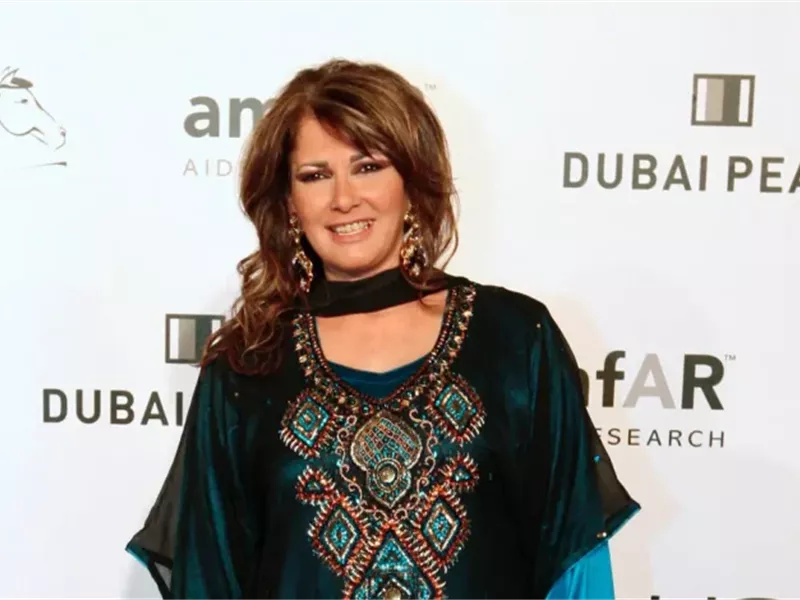 نقل الفنانة آثار الحكيم إلى المستشفى بعد تعرضها لوعكة صحية