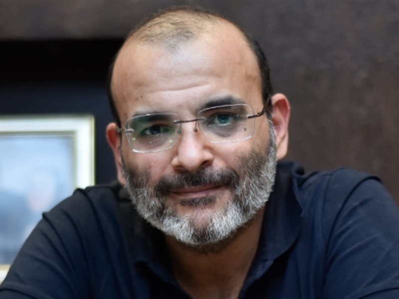 أيمن بهجت قمر يوجّه رسالة قاسية للعلاقات المنتهية