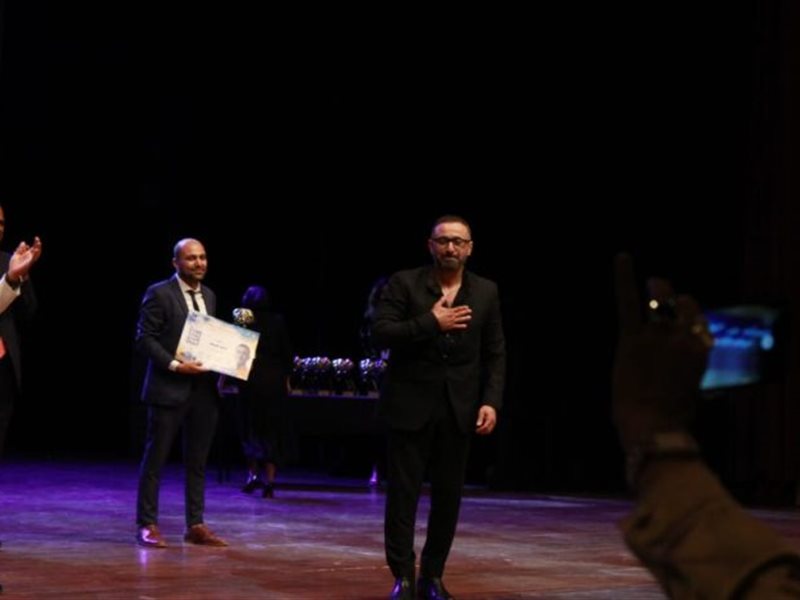 تكريم أحمد السقا في ختام مهرجان الإسكندرية المسرحي بدورته الـ 14