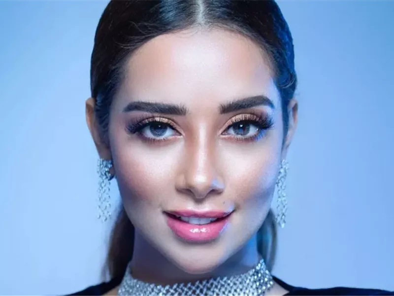 بلقيس فتحي تتألق بالأحمر في عرض Messika خلال أسبوع الموضة في باريس 2024