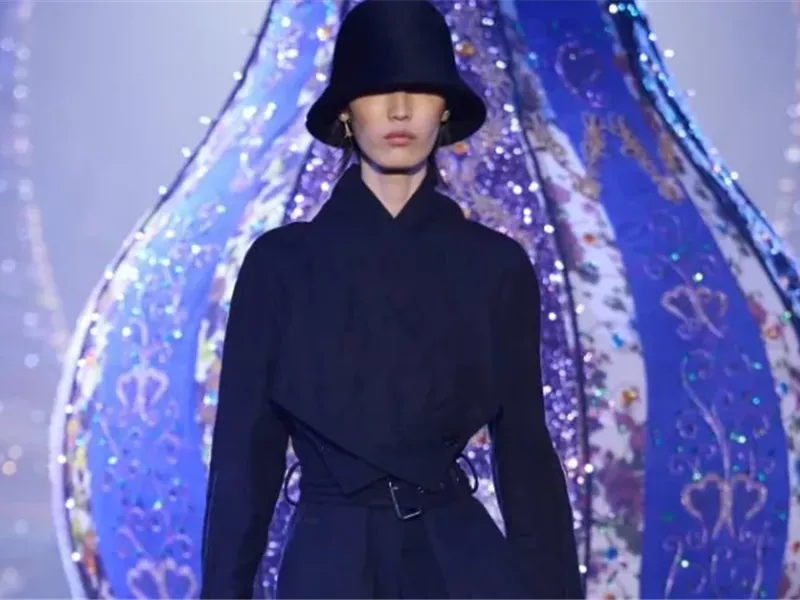 معرض كريستيان ديور يعود إلى المتحف الوطني السعودي في موسم الرياض