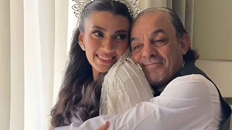 علاء مرسي وابنته