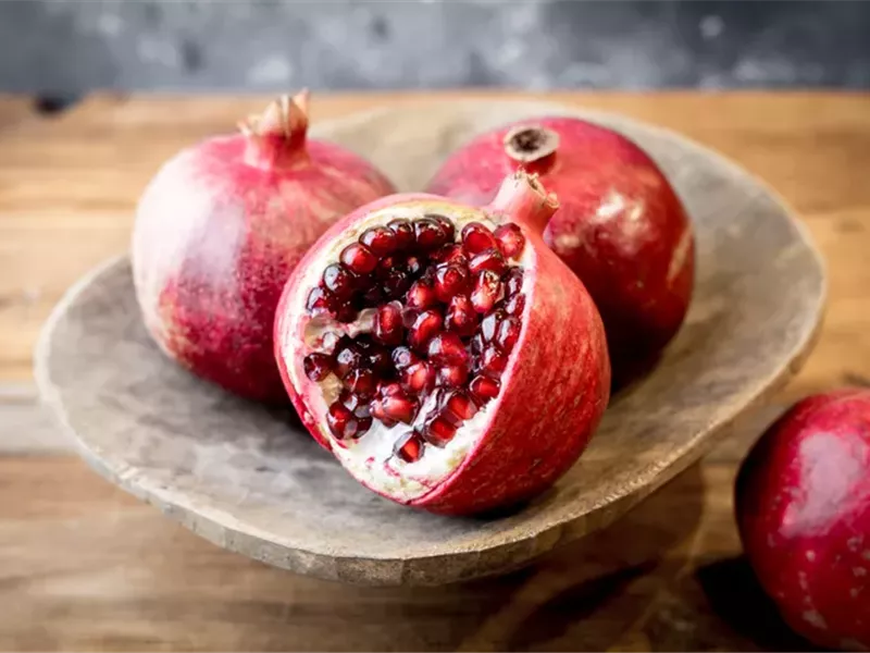 فوائد الرمان.. الوقاية من أمراض القلب وتنشيط الذاكرة