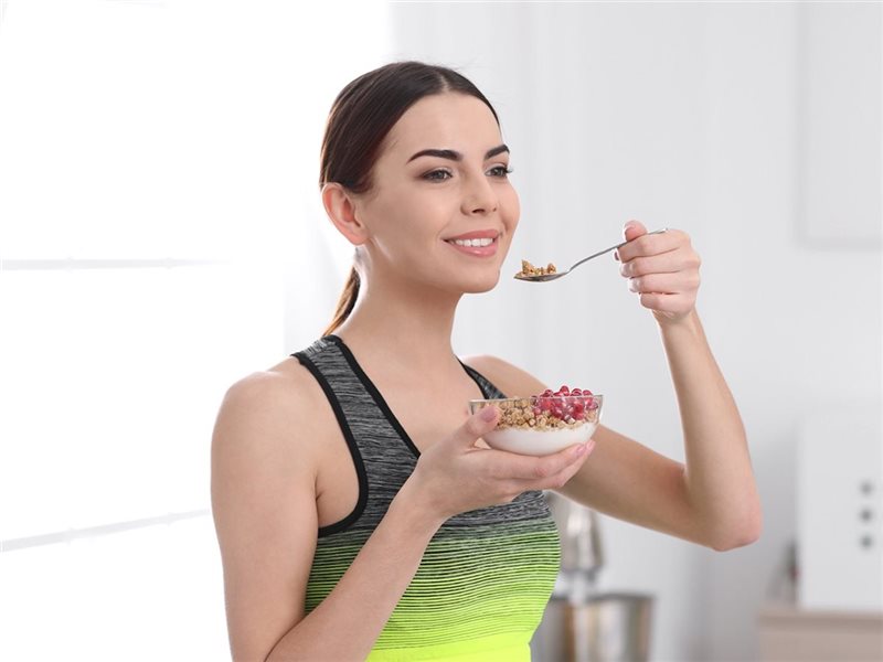 6 وجبات خفيفة غنية بالبروتين مفيدة لصحة الأمعاء.. منها الحمص 