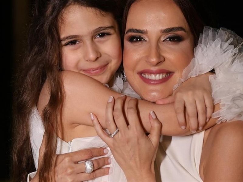 مش عارفة أعملك حاجة.. فنانة لبنانية تعتذر من طفلتها بسبب الحرب 