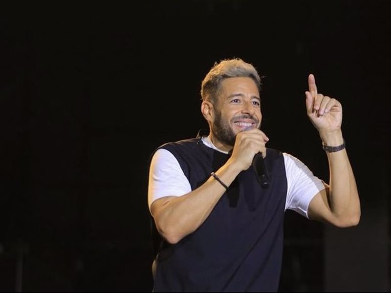 محمد حماقي يروج لحفله الجديد في القاهرة 
