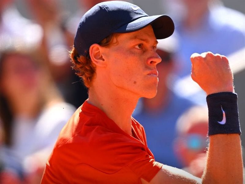 يانيك سينر يتوج ببطولة شنغهاي للتنس 2024