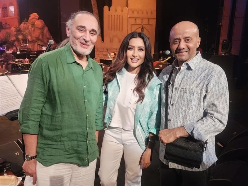 لطيفة تنشر صورا من كواليس تحضيرات حفل الليلة العمانية بالأوبرا