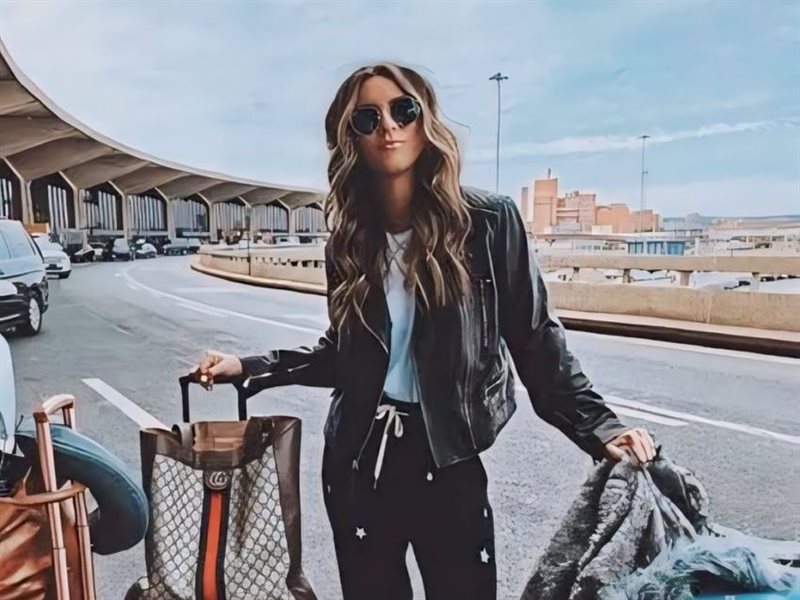 كيف  تتأنقين بإطلالة أكثر جاذبية وراحة أثناء السفر 