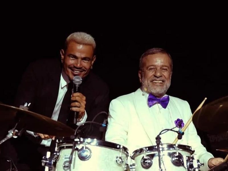 شريف منير يشارك عمرو دياب في حفلته بدبي 