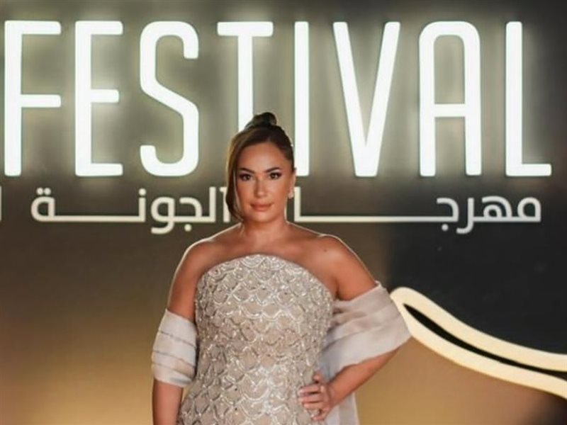 هند صبري تخطف الأنظار بإطلالة أنيقة من توقيع 