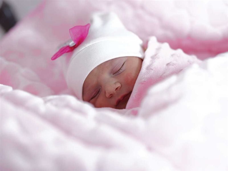 الأيام الأولى في المنزل مع طفلك.. علامات تستدعي الاتصال بالطبيب 