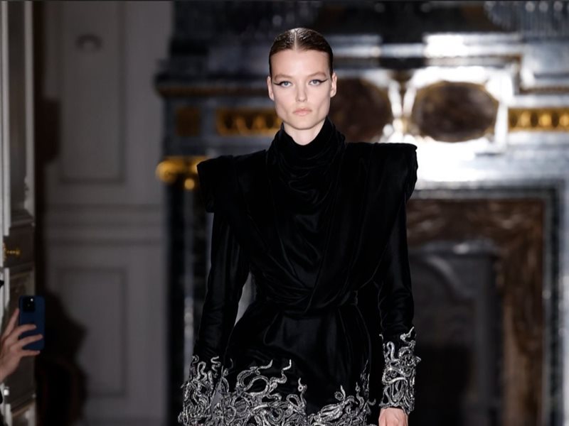 زهير مراد يطلق مجموعة خريف وشتاء 2024-2025 احتفاء بالقوة والأنوثة