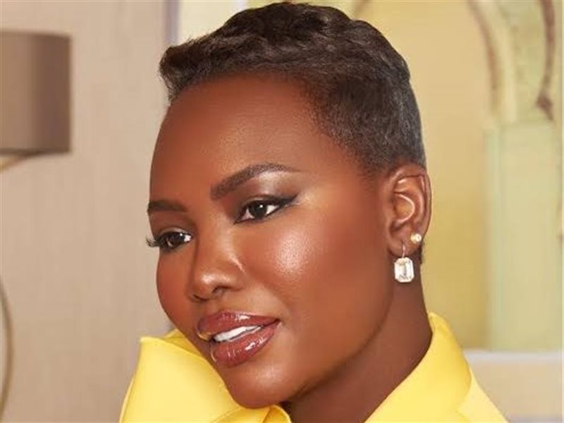 المطربة السعودية خديجة معاذ تكشف معاناتها مع التنمر بسبب بشرتها السمراء 