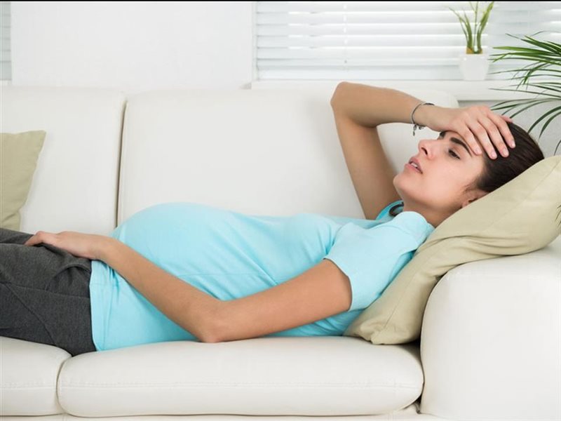 أسباب الصداع أثناء الحمل.. كيف يمكنك السيطرة عليه وعلاجه؟ 