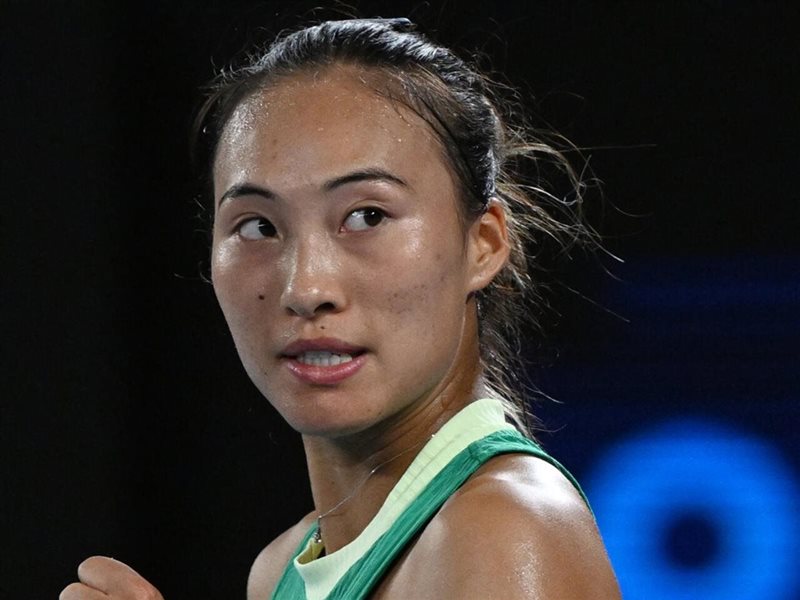 الصينية جنغ تشينوين تتأهل لنصف نهائي البطولة الختامية للتنس في الرياض