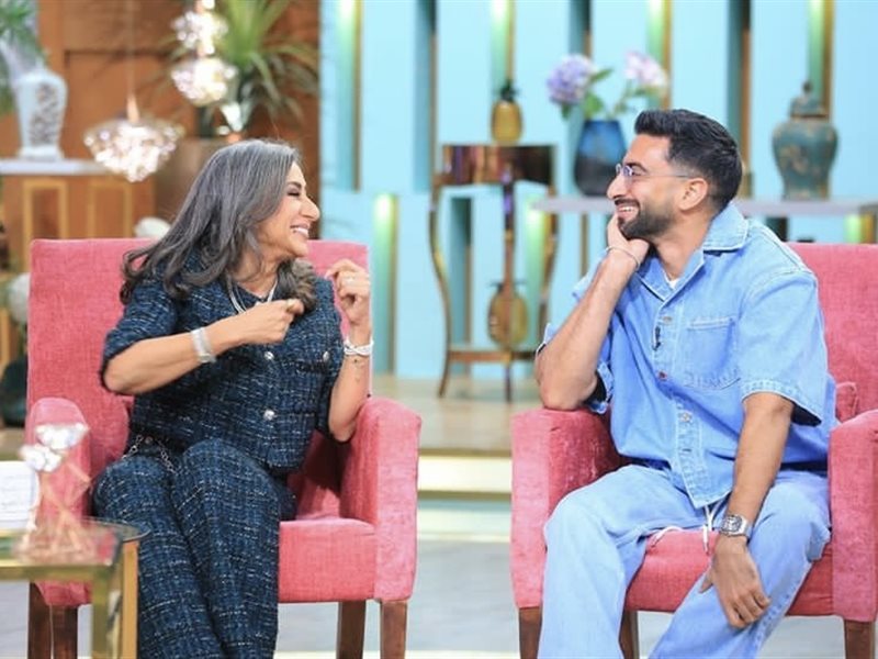 أنس بوخش يكشف عن تفاصيل مؤثرة تجمعه بوالدته 