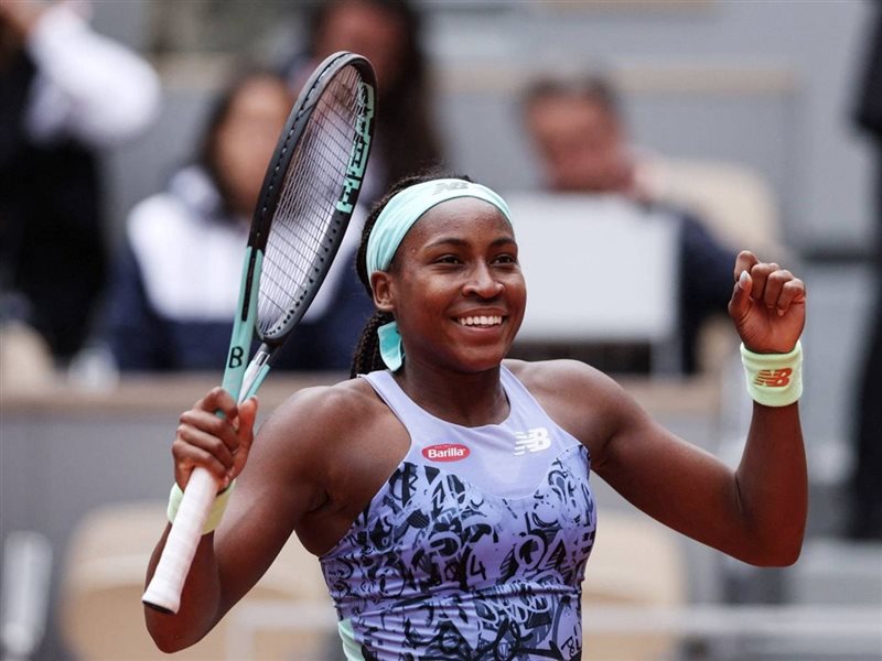 كوكو غوف وتشنغ تشين ون إلى نهائي البطولة الختامية للتنس في الرياض