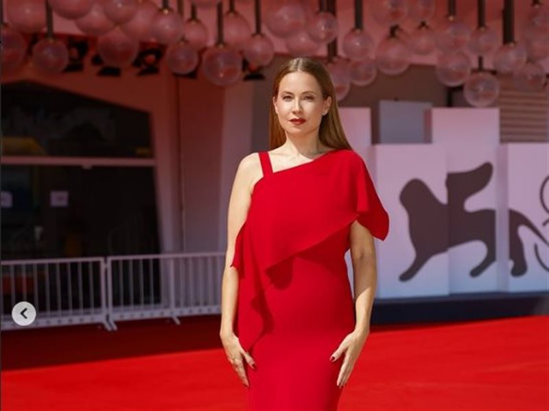 ريا أبي راشد حياة مهنية مليئة بالإنجازات والجوائز