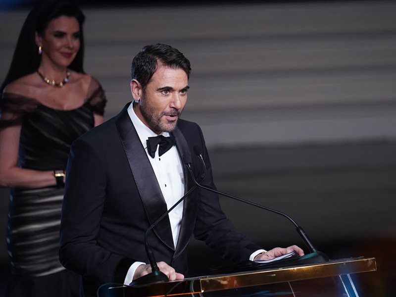 أحمد عز يوجه رسالة شكر للصحفيين: 