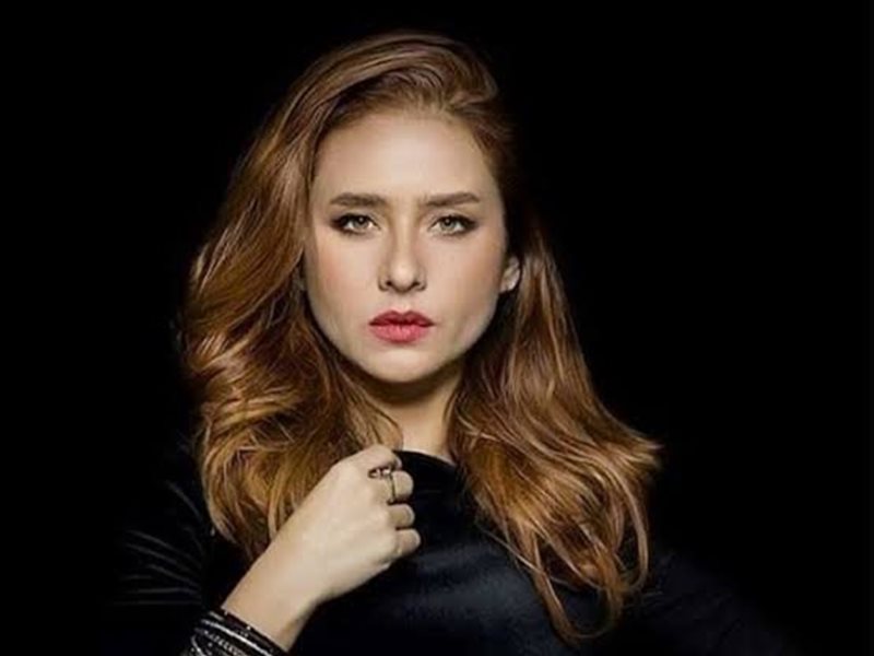 بعد جراحة نيللي كريم في أعينها.. تعرفِ على أضرار الإفراط في البكاء 