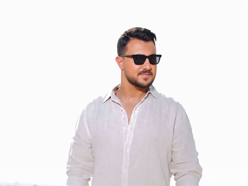 أحمد سليم باللهجة الخليجية بجديده الغنائي 