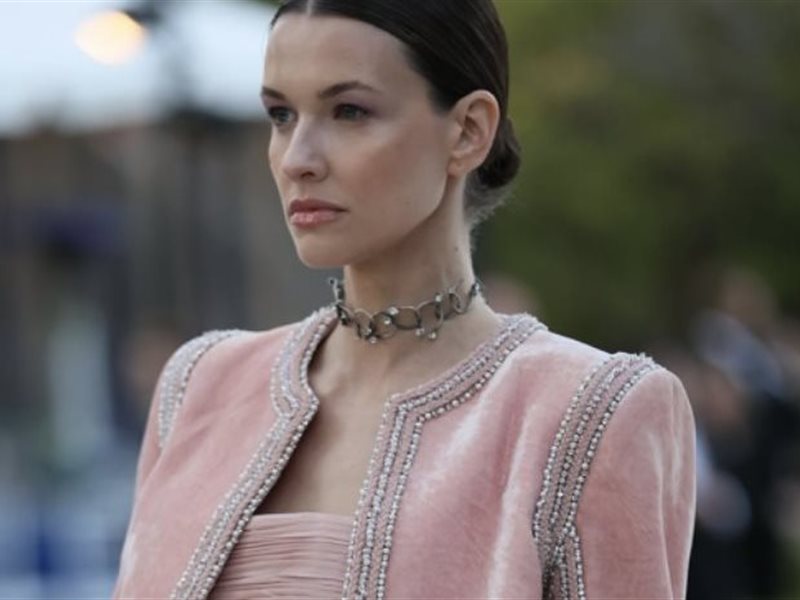 خاص.. رامي قاضي يتألق في جوائز الأمم المتحدة للتأثير العالمي بعرض أزياء في لوس أنجلوس 