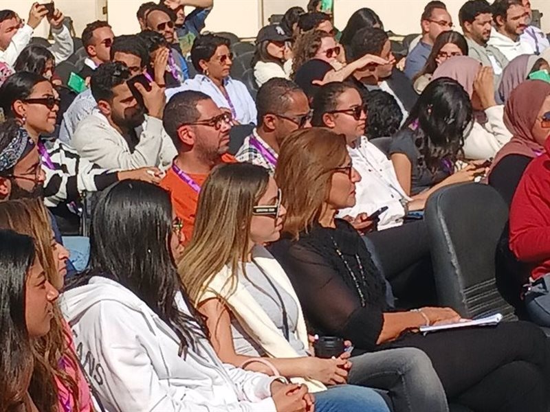 انطلاق ندوة أحمد حافظ بحضور زوجته جميلة عوض 