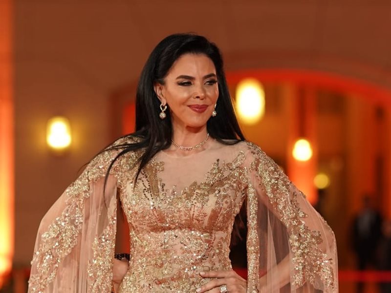 إعلاميون مصر يصلون حفل ختام مهرجان القاهرة السينمائي