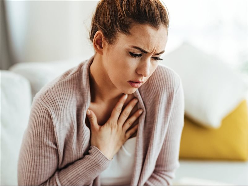 علامة مبكرة على قصور الشريان التاجي عند النساء قد يغفل عنها الأطباء 