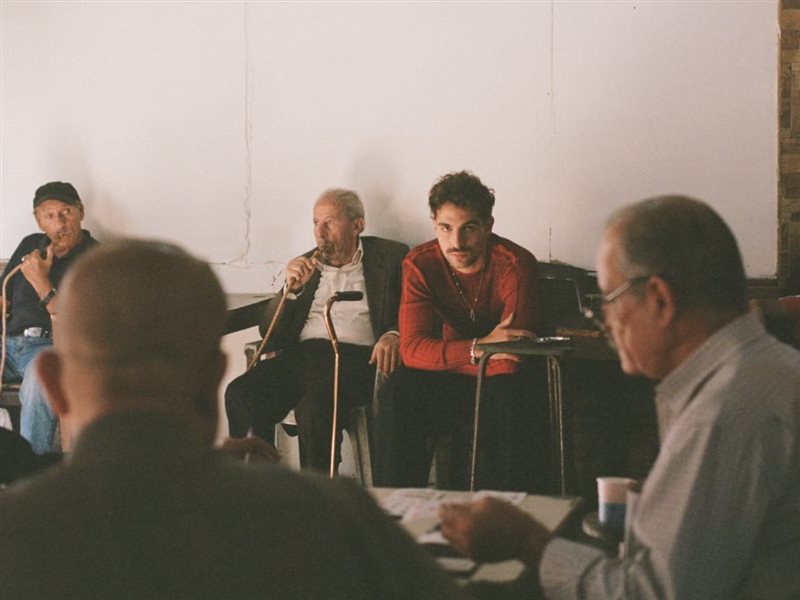 نجم الراب Saint Levant يُطلق 