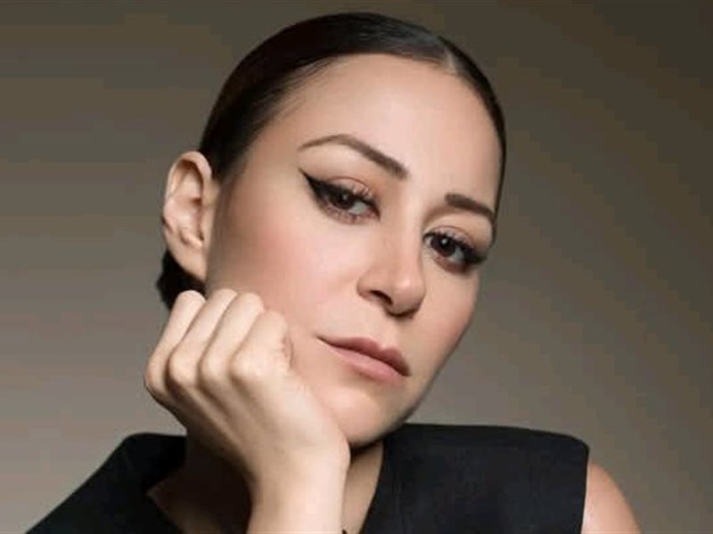 بـ 5 أعمال.. منة شلبي تواصل تألقها بين السينما والمسرح والتلفزيون 