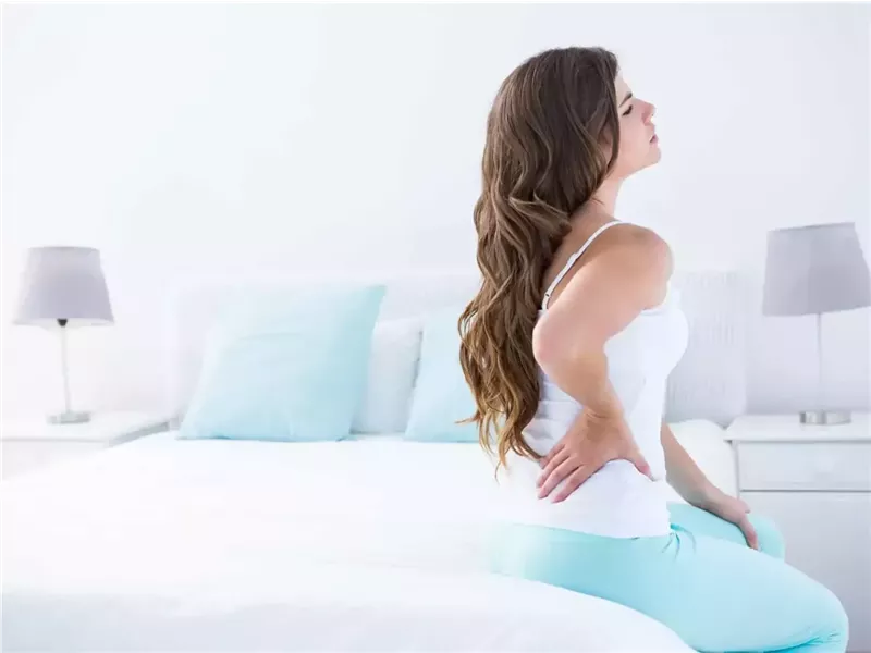 تعرفي على أسباب آلام أسفل الظهر عند النساء  