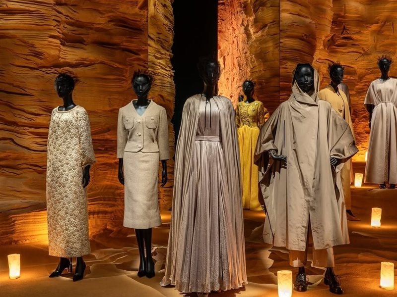 موسم الرياض يفتح أبوابه لرحلة في عالم كريستيان ديور عبر المتحف الوطني السعودي