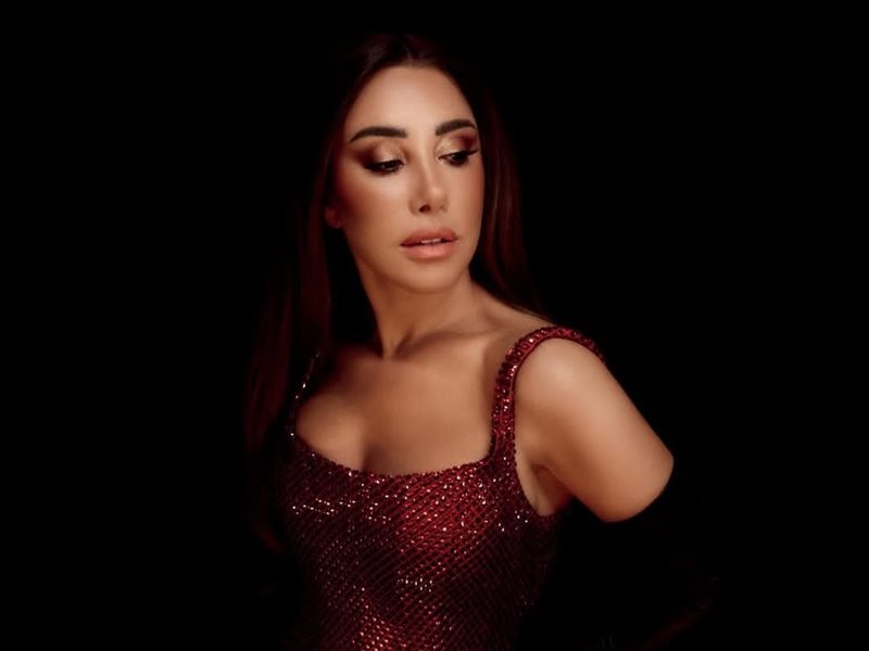 نجوى كرم تتألق على غلاف 