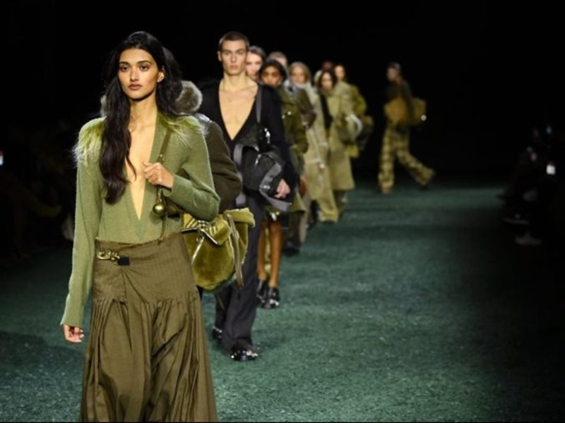 لأول مرة.. أسبوع لندن للموضة يرفض مشاركة مستخدمي جلود الحيوانات في تصميماتهم 