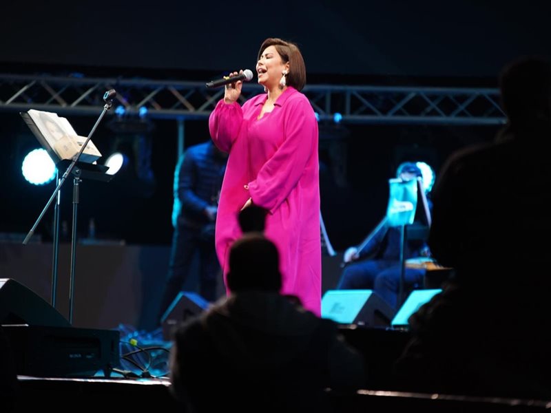 شيرين تتألق بحفل كامل العدد بالكويت وتكرم اسم الراحل محمد رحيم بكلماتها