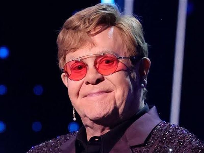   المغني البريطاني إلتون جون يعلن عن فقدان بصره  