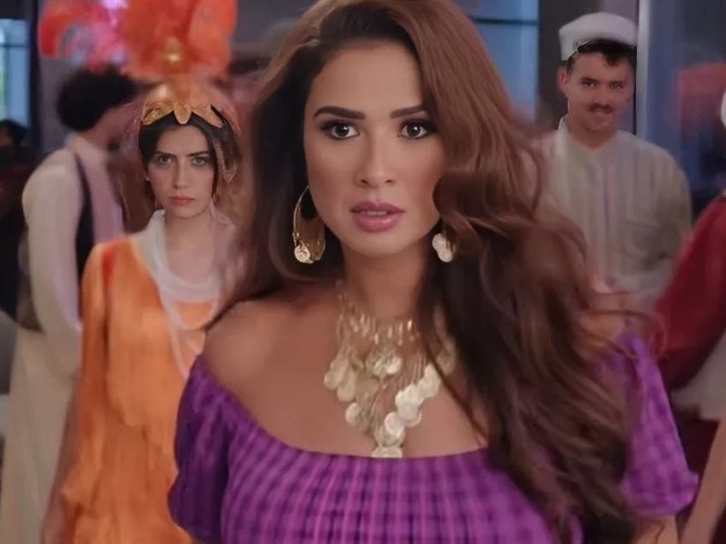 خاص.. تفاصيل إطلالات ياسمين عبدالعزيز في إعلانها الجديد   