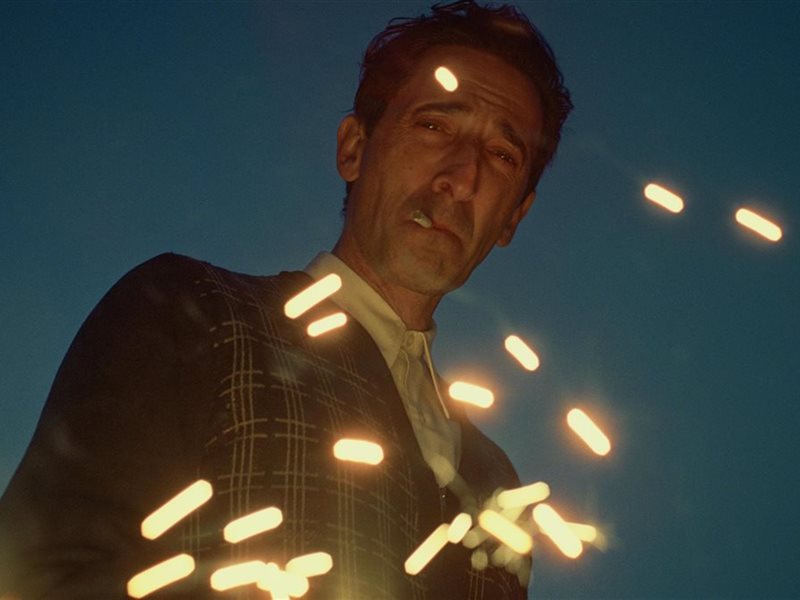 The Brutalist يفوز بجائزة أفضل فيلم لهذا العام من قبل نقاد السينما في نيويورك  