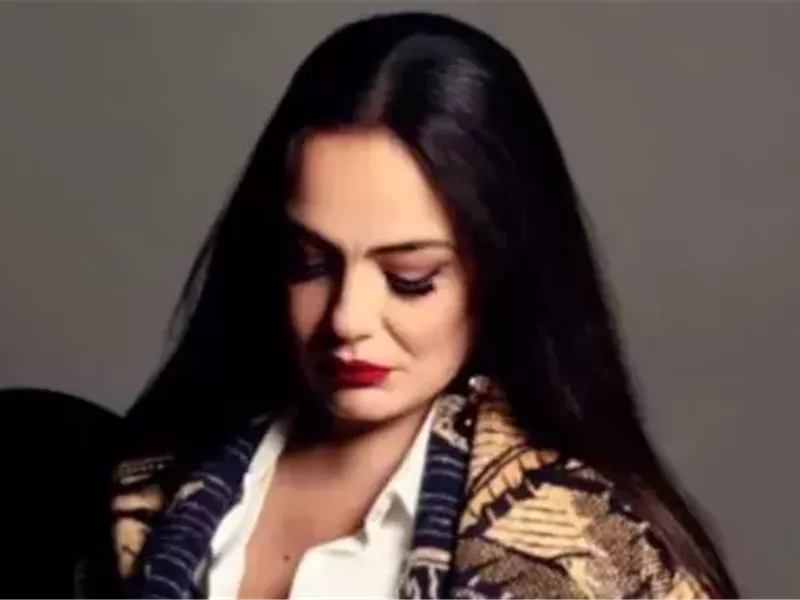 شريهان تحتفل بعامها الـ 60 بإطلالة أنيقة ومميزة تأكيدا على مكانتها كأيقونة في عالم الفن والأزياء 