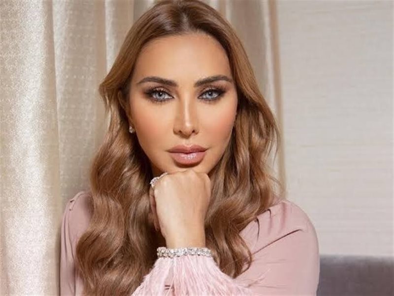 جويل مردينيان تحتفل بعيد ميلادها الـ 49 وتكشف عن بعض الإجراءات التجميلية الجديدة 