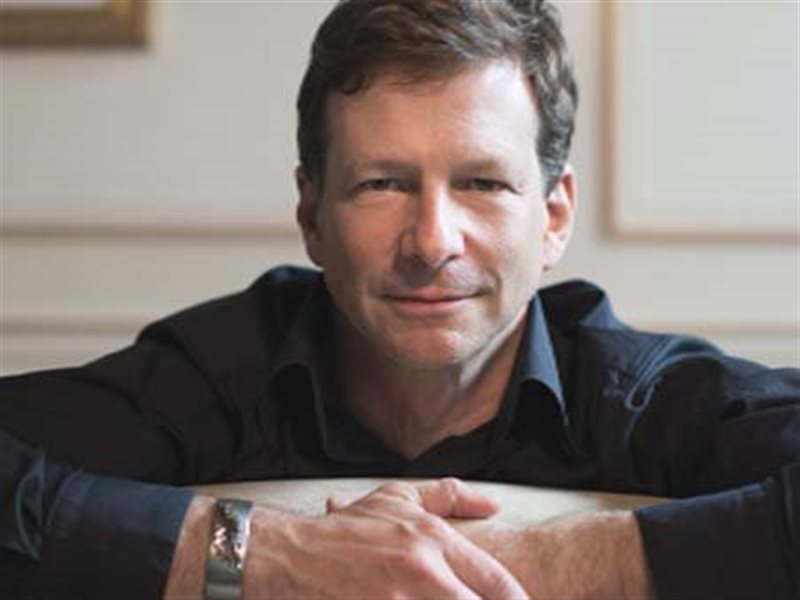 لورينز بومر يتحدث عن مجموعة مجوهرات 