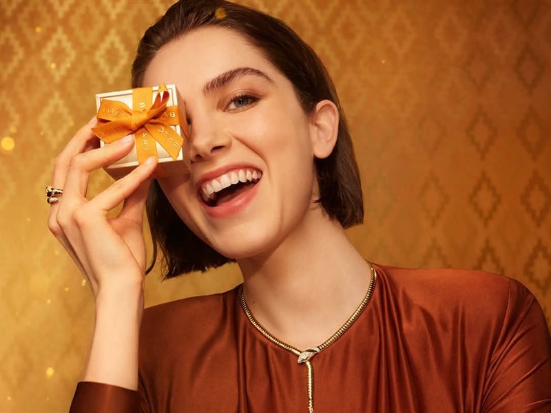 تألقي بأناقة وجاذبية مع مجموعة الأعياد من bvlgari  