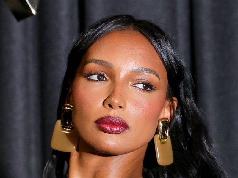 أحدث صيحات مكياج العيون لشتاء 2025: مزيج من الجرأة والرقي