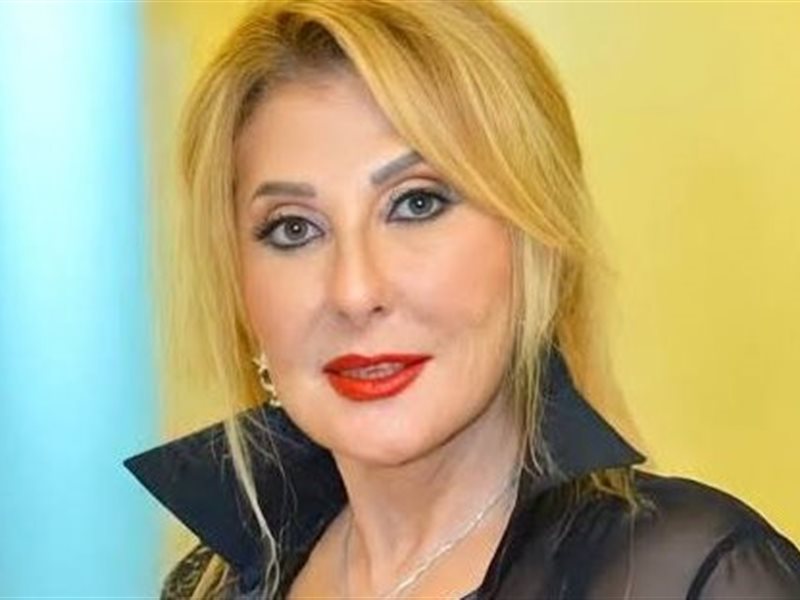 تكريم نادية الجندي بجائزة إنجاز العمر في حفل 